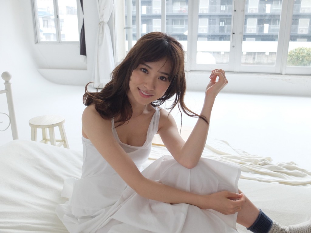 衛藤 美 彩 オフ ショット