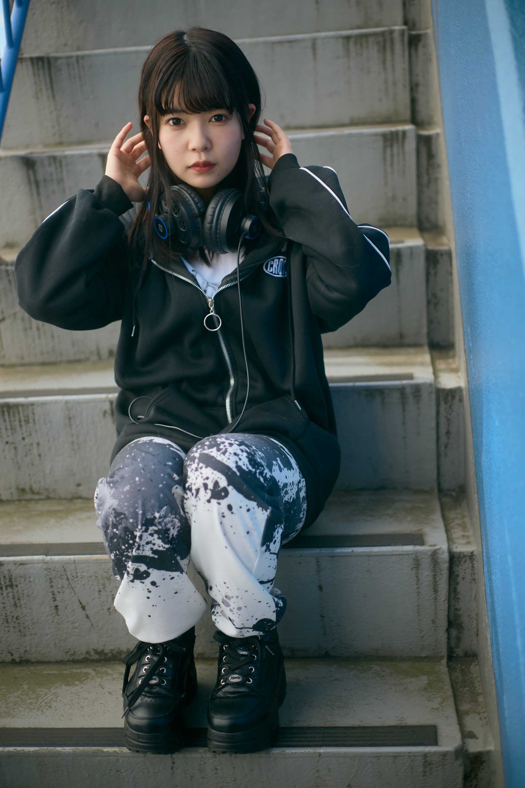 「WHITE SCORPION」デビューまであと52日! 5日間連続私服スナップ企画の2日目はココア&サマーが登場。 | B.L.T.web